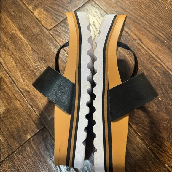 REEF WOMENS CUSHION
SOL HI SANDALS, Size 8, NEVER WORN - Picture 6 of 9